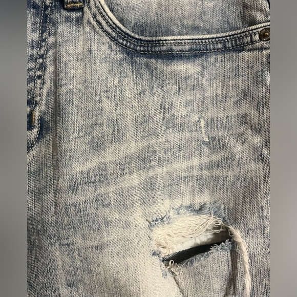Live Inspired Jean Shorts - Picture 3 of 7